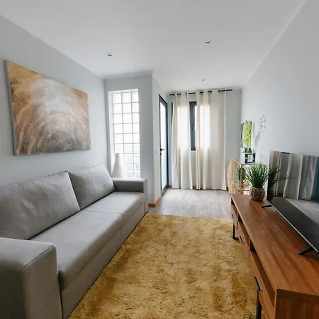 Apartment Sweet I *